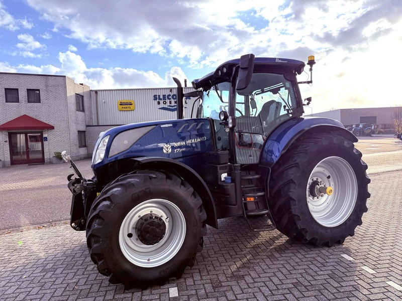 New Holland T7.270 AC Stage V Blue Power - Traktor: bild 2 New Holland T7.270 AC Stage V Blue Power - Traktor: bild 2