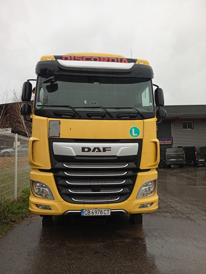 DAF XF430 - FR 73000, damaged engine - Dragbil: bild 1 DAF XF430 - FR 73000, damaged engine - Dragbil: bild 1