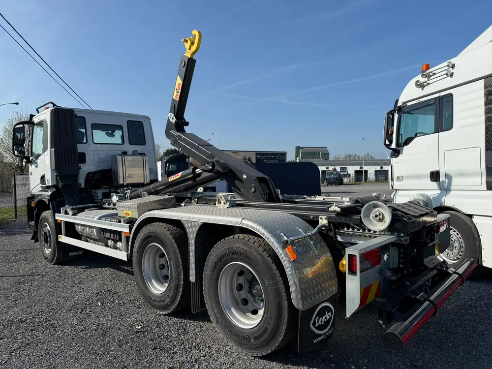 Iveco AD300T48 HYVALIFT 20 TONS*pare-choc hydraulique - Lastväxlare lastbil: bild 3 Iveco AD300T48 HYVALIFT 20 TONS*pare-choc hydraulique - Lastväxlare lastbil: bild 3