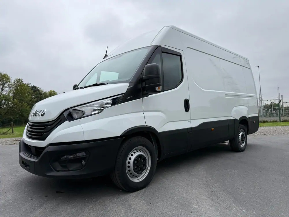Iveco Daily 35-140 *L3H2*DISPO DE STOCK*Airco*Cruise control - Skåpbil: bild 1 Iveco Daily 35-140 *L3H2*DISPO DE STOCK*Airco*Cruise control - Skåpbil: bild 1