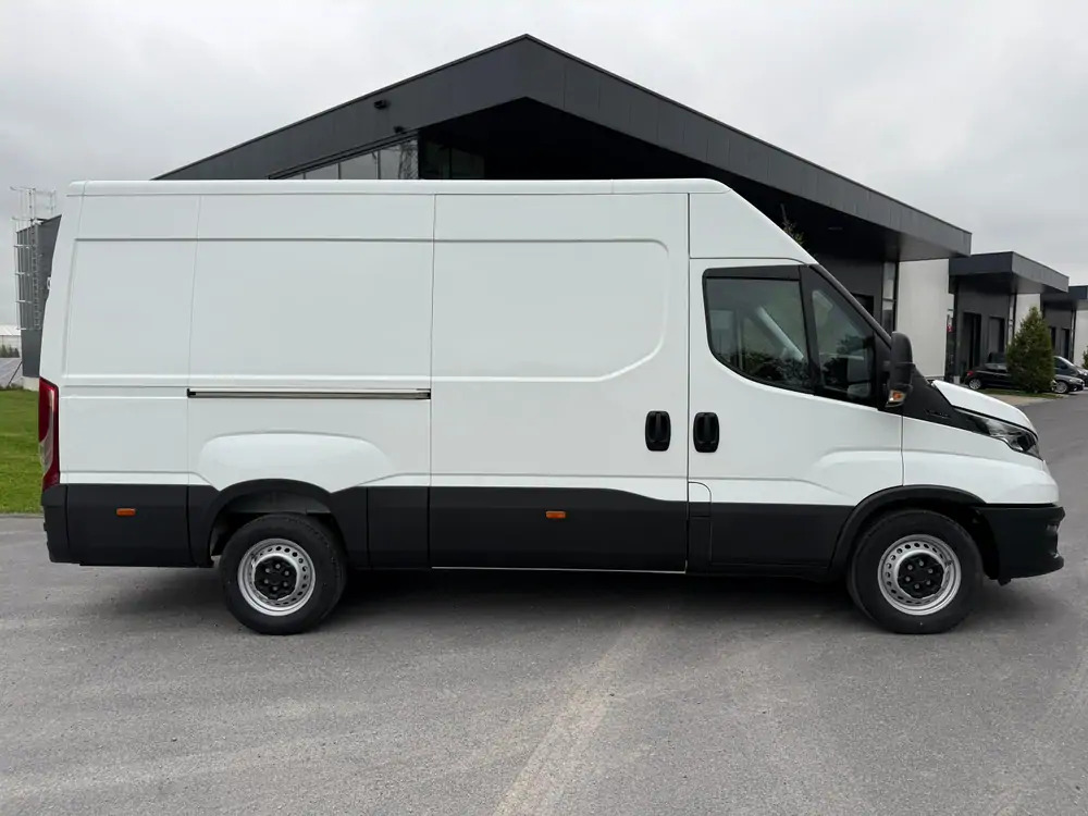 Iveco Daily 35-140 *L3H2*DISPO DE STOCK*Airco*Cruise control - Skåpbil: bild 3 Iveco Daily 35-140 *L3H2*DISPO DE STOCK*Airco*Cruise control - Skåpbil: bild 3
