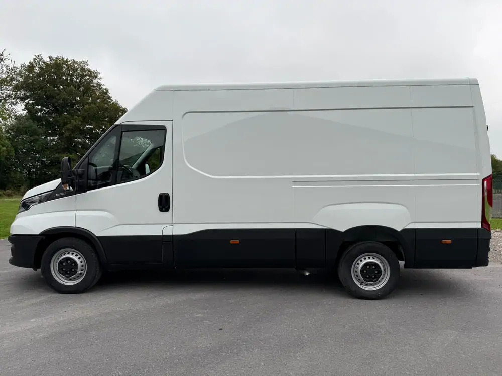 Iveco Daily 35-140 *L3H2*DISPO DE STOCK*Airco*Cruise control - Skåpbil: bild 4 Iveco Daily 35-140 *L3H2*DISPO DE STOCK*Airco*Cruise control - Skåpbil: bild 4