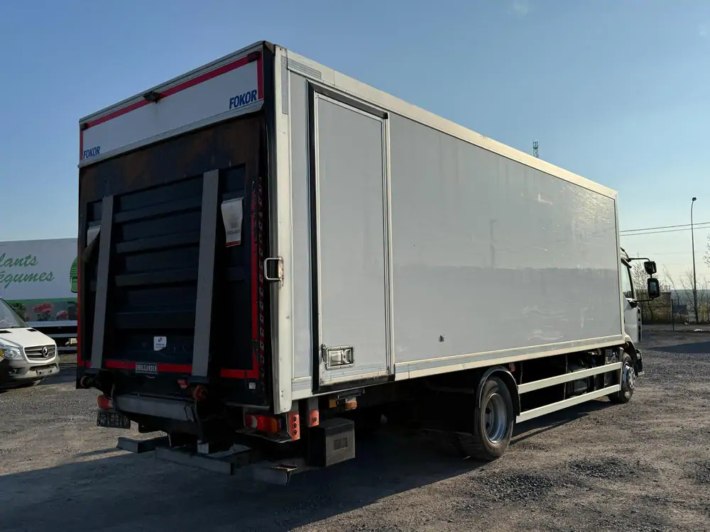 Renault D14 250 *D14 250 cv* - Lastbil med skåp: bild 4 Renault D14 250 *D14 250 cv* - Lastbil med skåp: bild 4