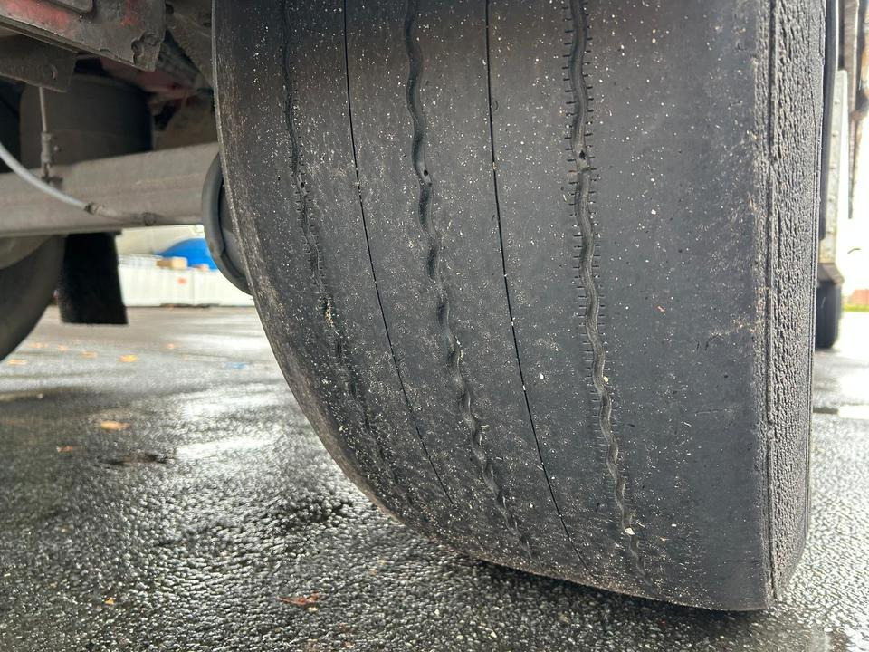 Kapellsläp Anhänger + Krone + 2 Achsen + Scheibenbremse + EZ 2016 + TÜV: bild 10 Kapellsläp Anhänger + Krone + 2 Achsen + Scheibenbremse + EZ 2016 + TÜV: bild 10