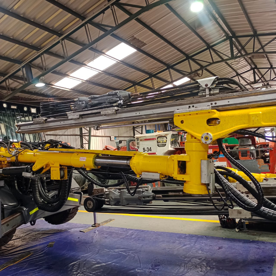 EPIROC BOOMER S2C - Styrbara borrmaskin: bild 3 EPIROC BOOMER S2C - Styrbara borrmaskin: bild 3