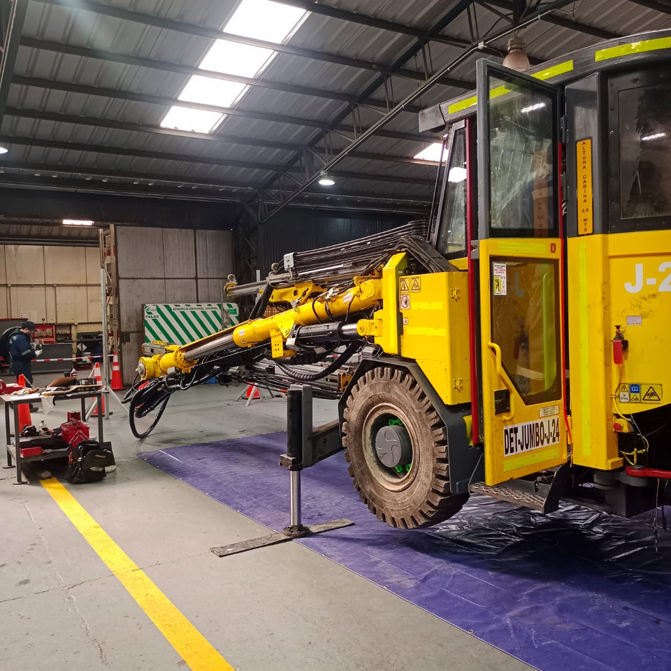 EPIROC BOOMER S2C - Styrbara borrmaskin: bild 5 EPIROC BOOMER S2C - Styrbara borrmaskin: bild 5