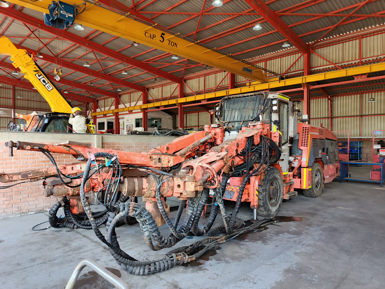 SANDVIK DD321-40C - Gruvmaskin: bild 1 SANDVIK DD321-40C - Gruvmaskin: bild 1