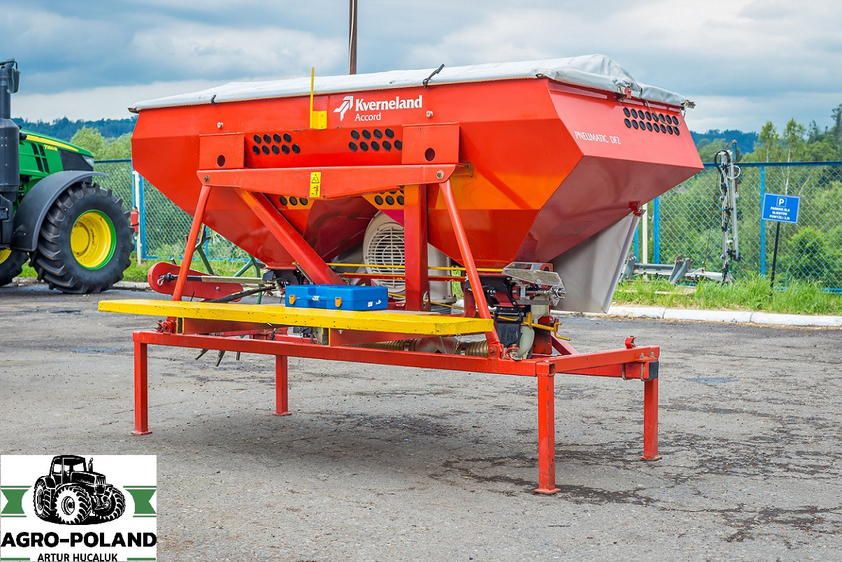 KVERNELAND OPTIMA - 12 X 75 + ZBIORNIK NA NAWÓZ - Precisionssåmaskin: bild 2 KVERNELAND OPTIMA - 12 X 75 + ZBIORNIK NA NAWÓZ - Precisionssåmaskin: bild 2