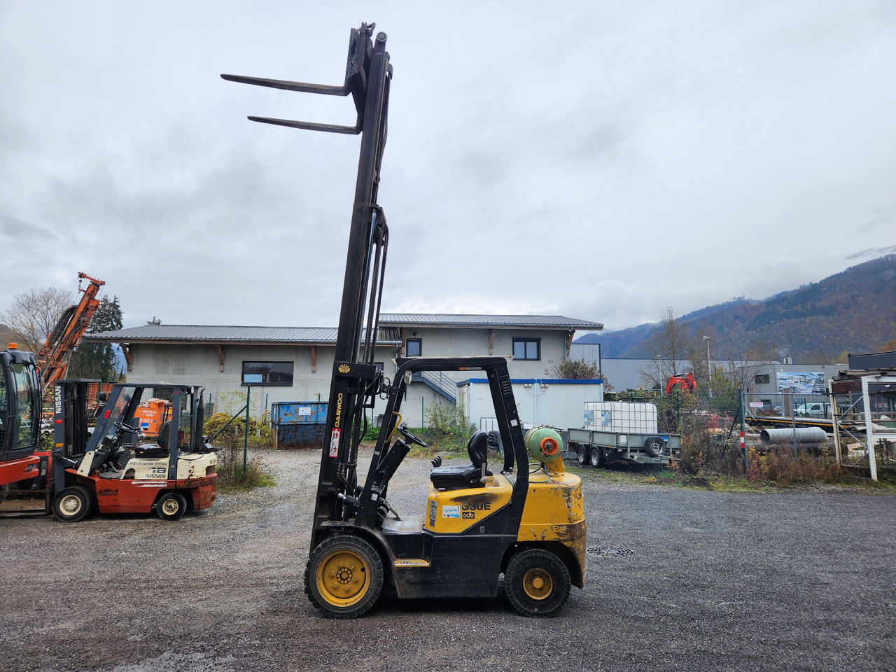 DAEWOO G30E-3 - Gasoltruck: bild 1 DAEWOO G30E-3 - Gasoltruck: bild 1