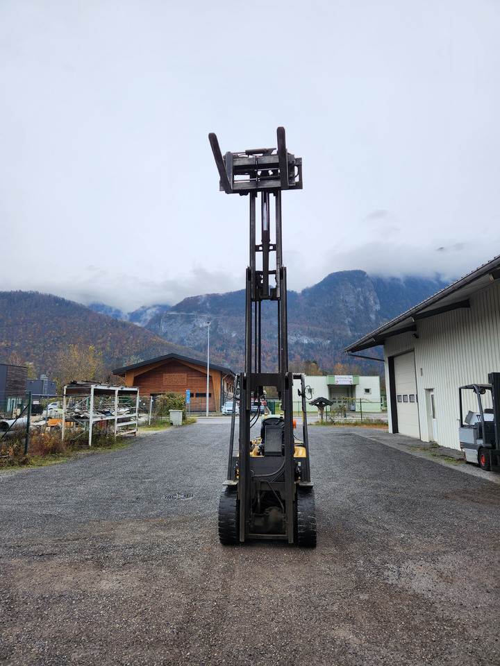 DAEWOO G30E-3 - Gasoltruck: bild 2 DAEWOO G30E-3 - Gasoltruck: bild 2