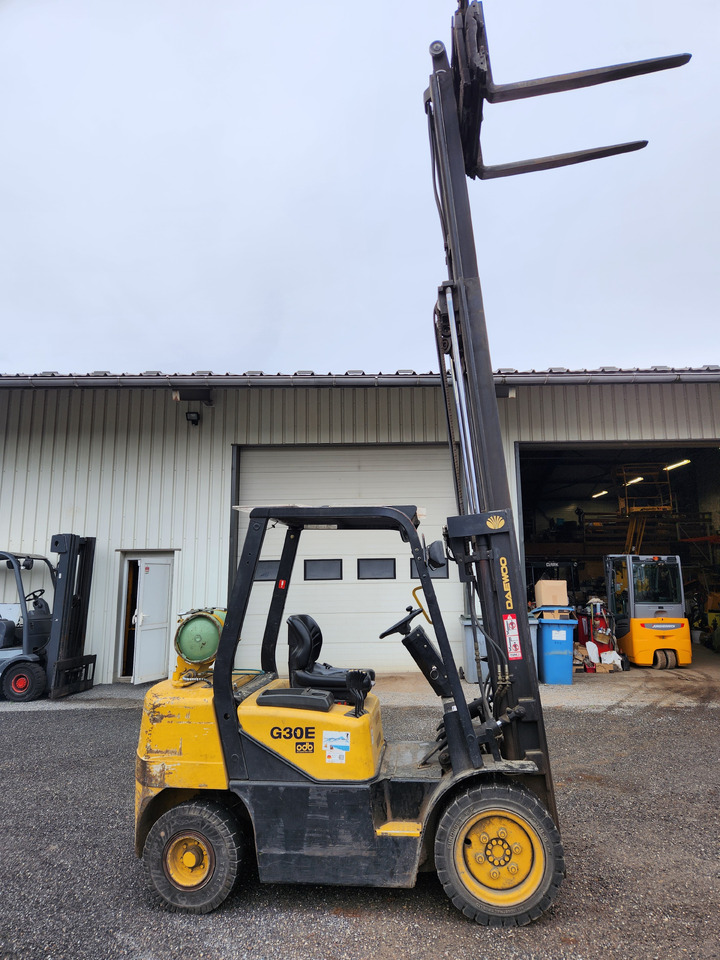 DAEWOO G30E-3 - Gasoltruck: bild 3 DAEWOO G30E-3 - Gasoltruck: bild 3