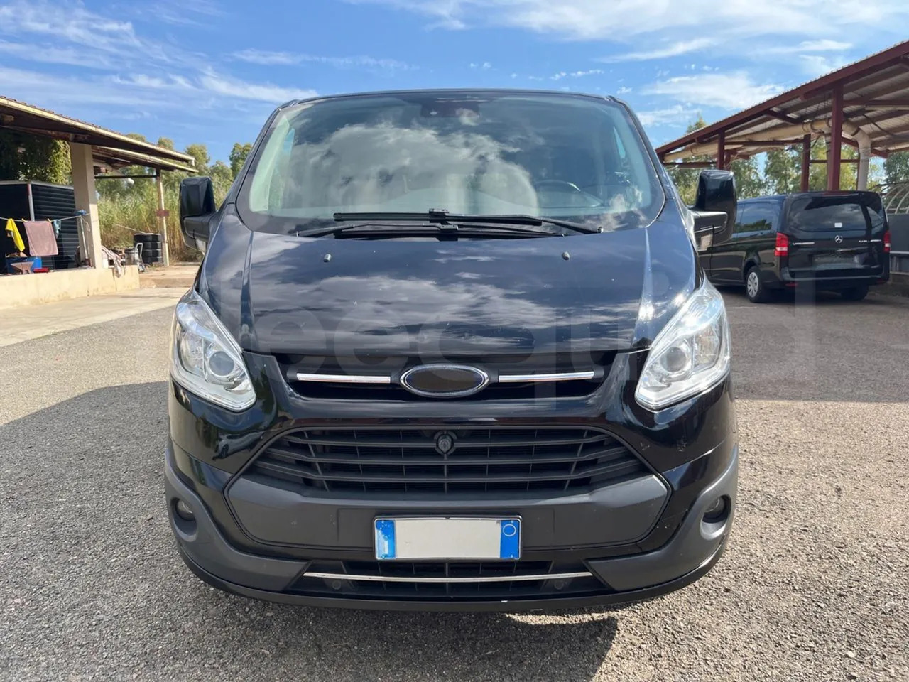 Ford Tourneo Custom - Persontransport: bild 2 Ford Tourneo Custom - Persontransport: bild 2