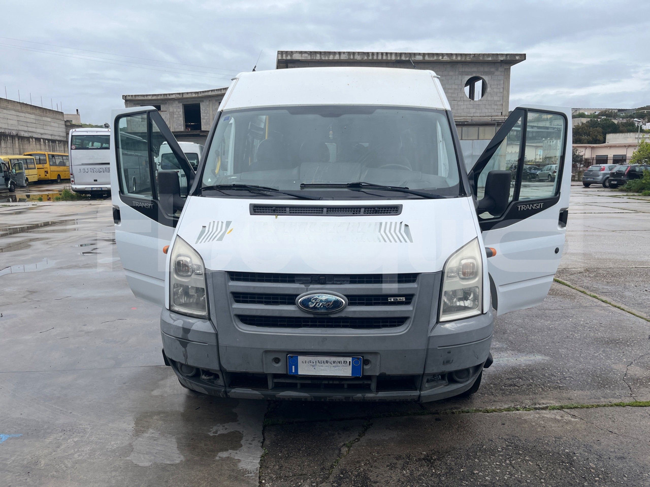 Ford Transit - Minibuss, Persontransport: bild 2 Ford Transit - Minibuss, Persontransport: bild 2