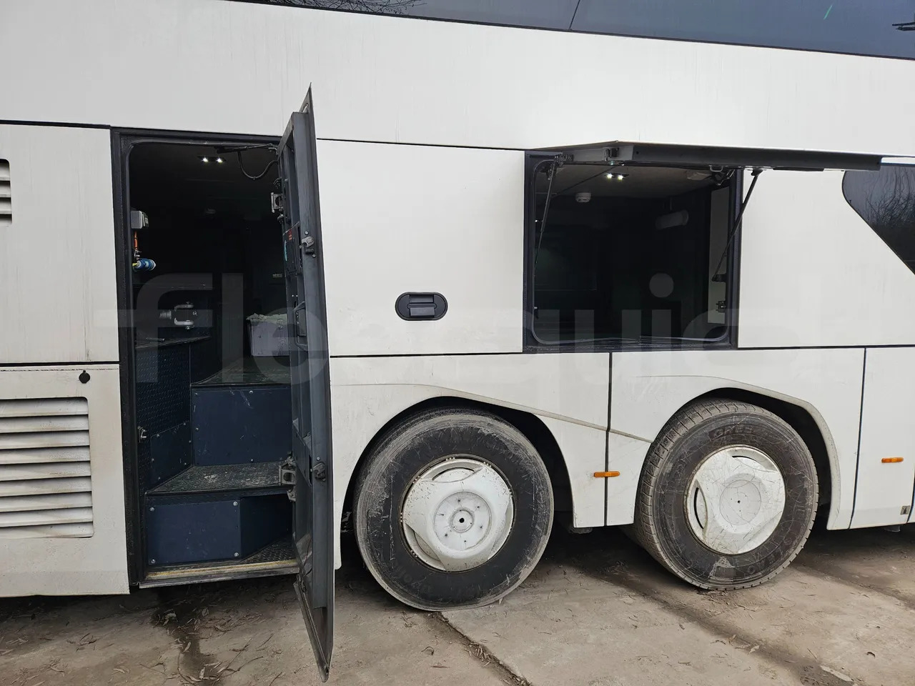 Dubbeldäckare buss Neoplan Skyliner: bild 7