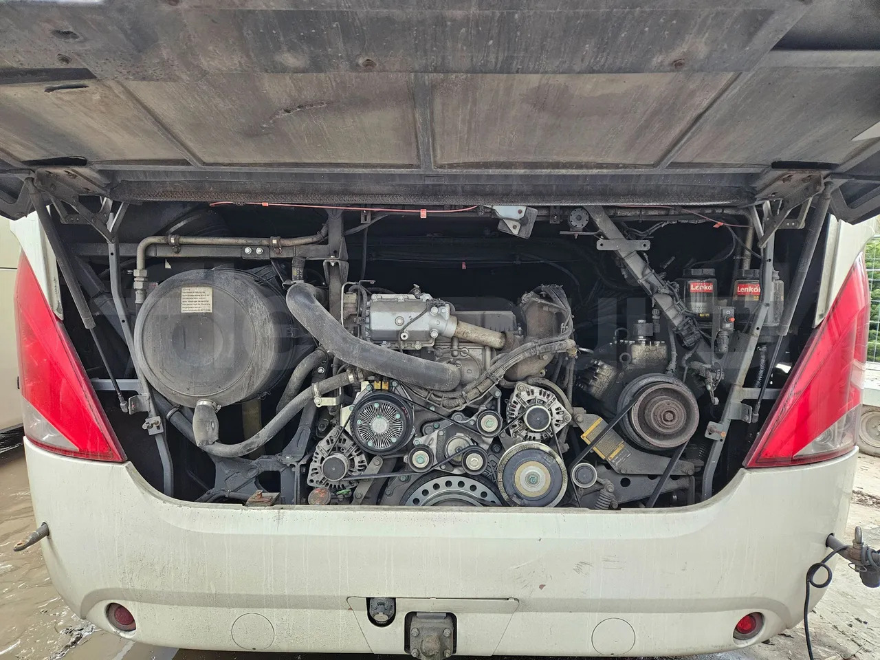 Dubbeldäckare buss Neoplan Skyliner: bild 19