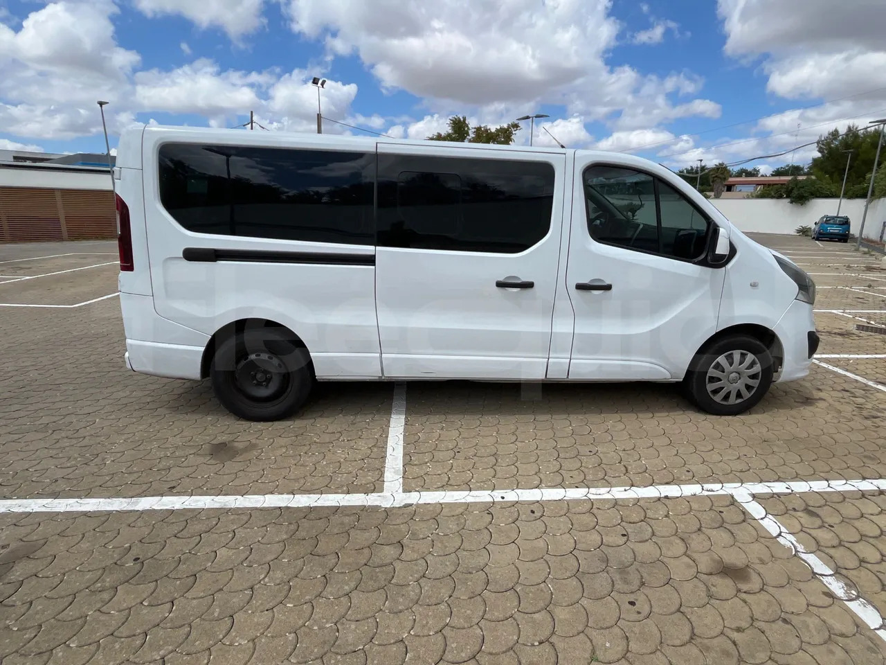 Förortsbuss Opel Vivaro - B: bild 13 Förortsbuss Opel Vivaro - B: bild 13