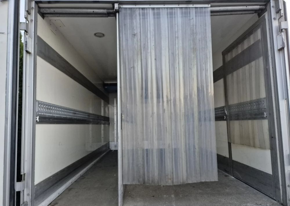 Växelflak - kylbil Chłodnia Mroźnia Izoterma 4.5m, 2012 rok, zasilanie stacjonarne, stan bdb!: bild 6 Växelflak - kylbil Chłodnia Mroźnia Izoterma 4.5m, 2012 rok, zasilanie stacjonarne, stan bdb!: bild 6