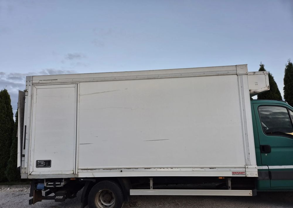 Växelflak - kylbil Chłodnia Mroźnia Izoterma 4.5m, 2012 rok, zasilanie stacjonarne, stan bdb!: bild 11 Växelflak - kylbil Chłodnia Mroźnia Izoterma 4.5m, 2012 rok, zasilanie stacjonarne, stan bdb!: bild 11