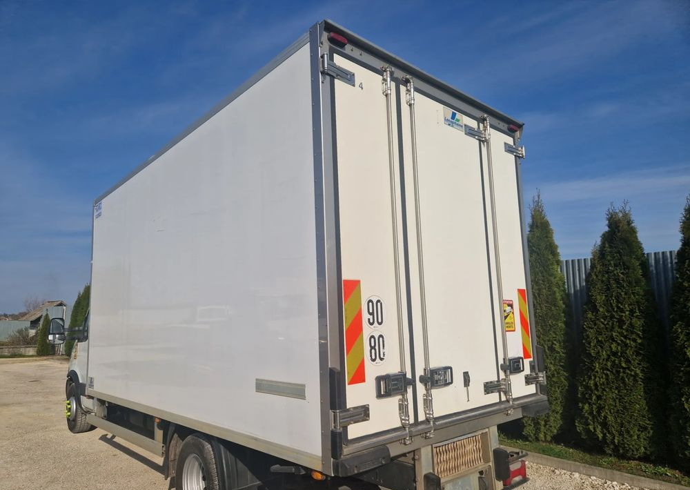 Chłodnia Mroźnia kontener 4.5m , 2 komory, dodatkowe zasilanie, boczne drzwi - Växelflak - kylbil: bild 4 Chłodnia Mroźnia kontener 4.5m , 2 komory, dodatkowe zasilanie, boczne drzwi - Växelflak - kylbil: bild 4