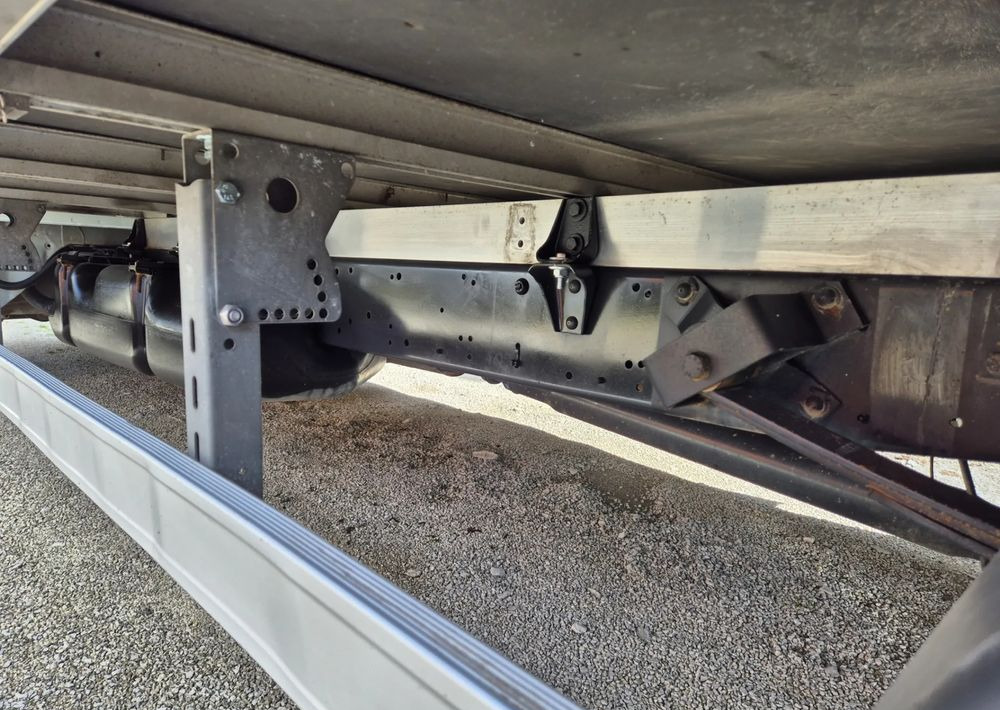 Iveco 35C15 3.0 - Transportbil med flak: bild 4 Iveco 35C15 3.0 - Transportbil med flak: bild 4