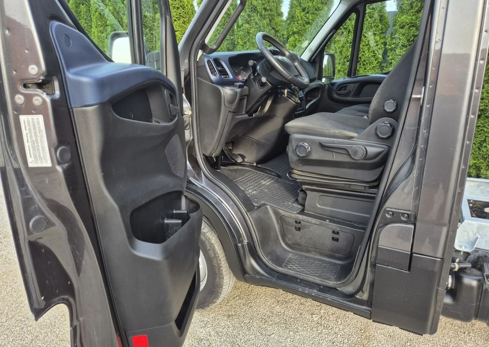 Iveco 35C18 3.0 180KM - Transportbil med tippflak: bild 5 Iveco 35C18 3.0 180KM - Transportbil med tippflak: bild 5