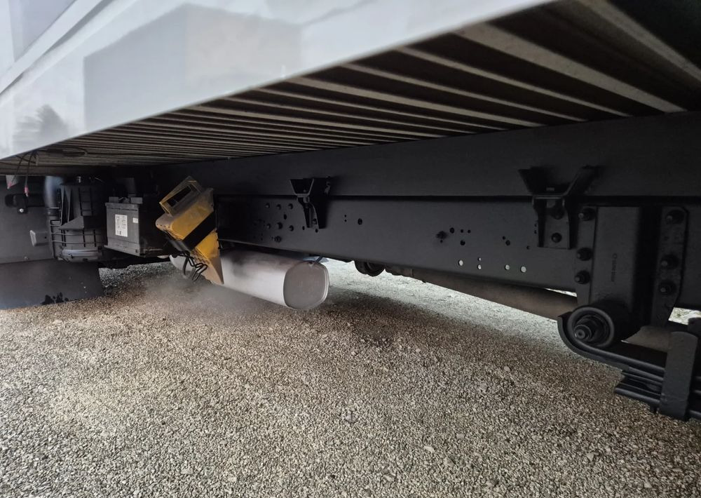 Nissan ATLEON 3.0 150KM - Volymskåp: bild 5 Nissan ATLEON 3.0 150KM - Volymskåp: bild 5