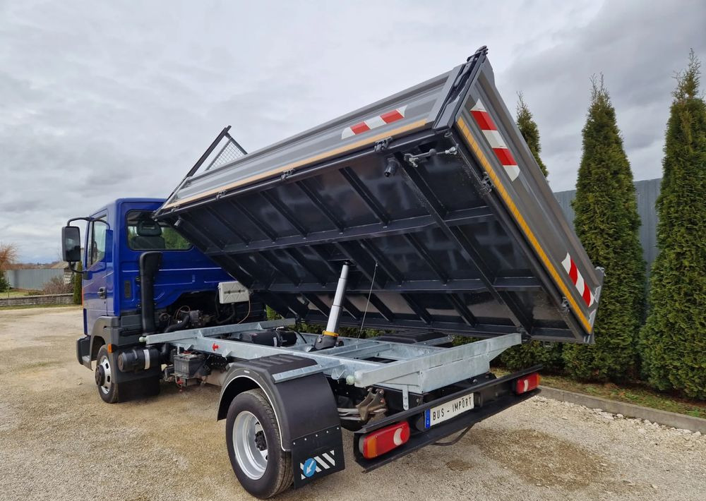 Nissan Atleon 3.0 - Transportbil med tippflak: bild 4 Nissan Atleon 3.0 - Transportbil med tippflak: bild 4