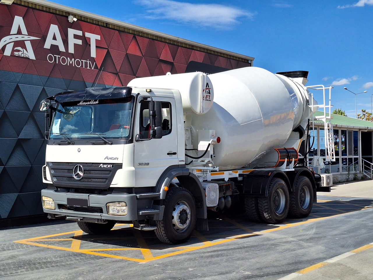 MERCEDES-BENZ AXOR 3028 - Betongbil: bild 1 MERCEDES-BENZ AXOR 3028 - Betongbil: bild 1