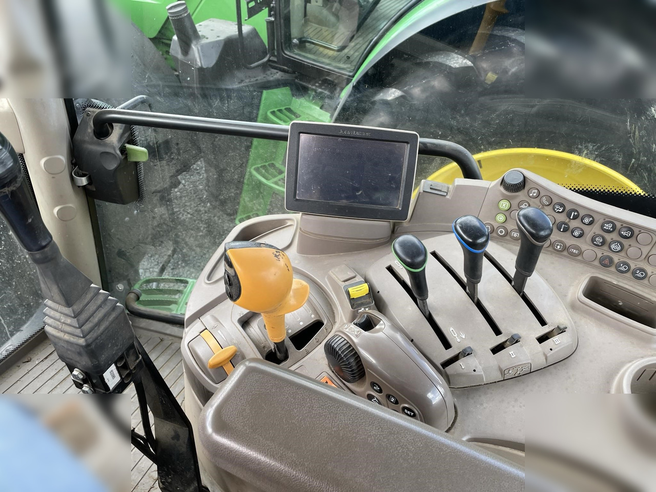2016 JOHN DEERE 6110R - Traktor: bild 4 2016 JOHN DEERE 6110R - Traktor: bild 4