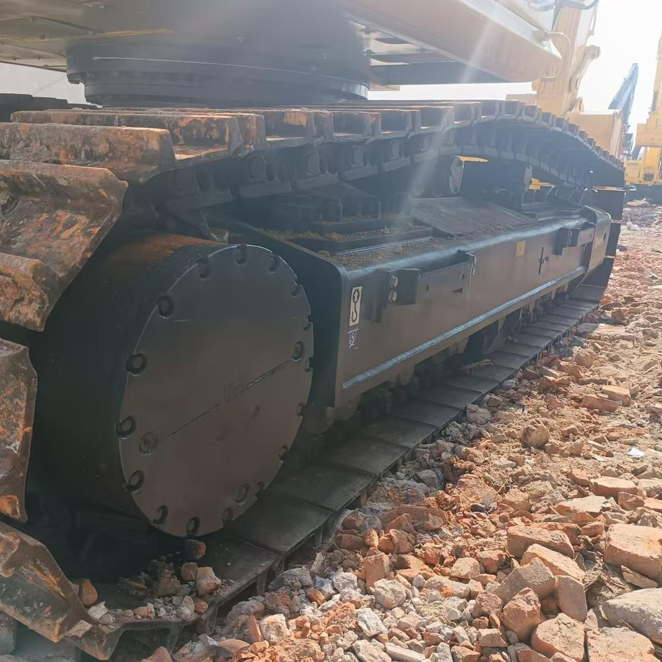 KOMATSU pc450-8 PC450-8 Used Machinery: Fuel-efficient and durable, specially designed for mining/earthwork - Bandgrävare: bild 5 KOMATSU pc450-8 PC450-8 Used Machinery: Fuel-efficient and durable, specially designed for mining/earthwork - Bandgrävare: bild 5