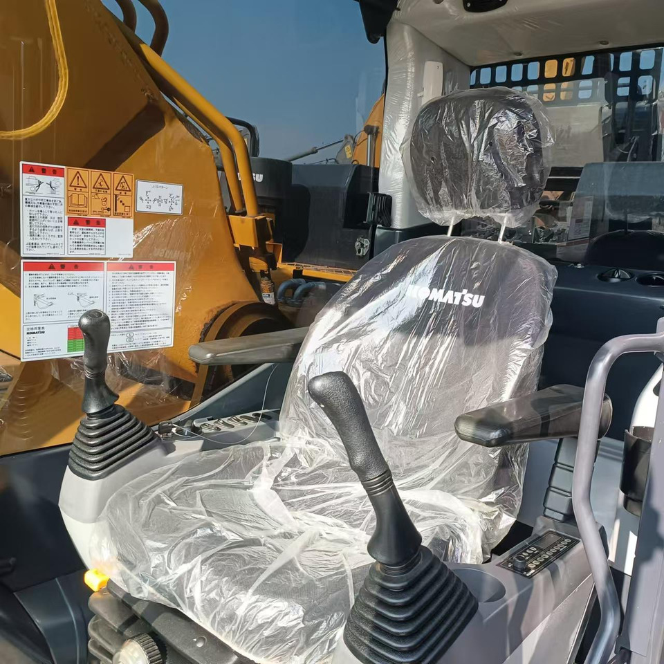 KOMATSU pc450-8 PC450-8 Used Machinery: Fuel-efficient and durable, specially designed for mining/earthwork - Bandgrävare: bild 4 KOMATSU pc450-8 PC450-8 Used Machinery: Fuel-efficient and durable, specially designed for mining/earthwork - Bandgrävare: bild 4