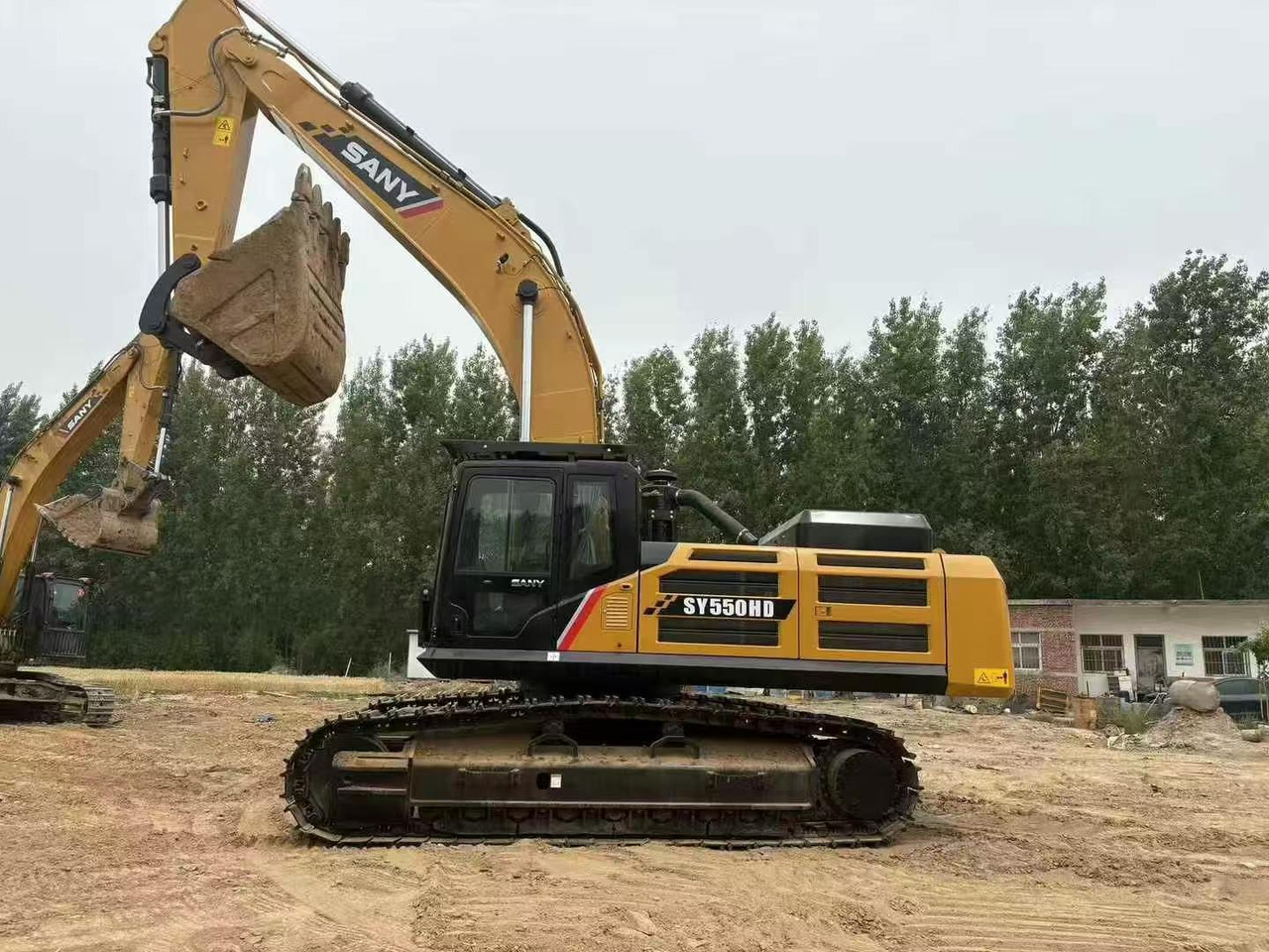 SANY SY550HD used excavator big size made in china - Bandgrävare: bild 1 SANY SY550HD used excavator big size made in china - Bandgrävare: bild 1