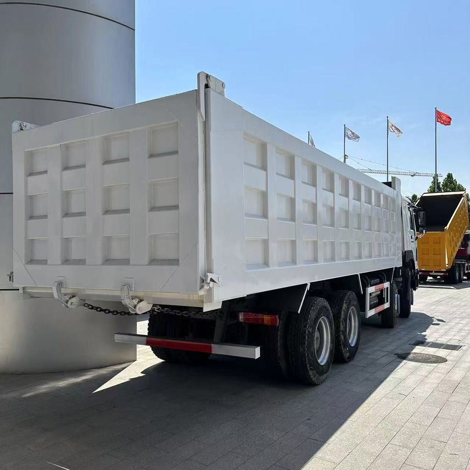 SINOTRUK howo 8x4 dump truck 371 375 420 430 Customizable - Tippbil lastbil: bild 2 SINOTRUK howo 8x4 dump truck 371 375 420 430 Customizable - Tippbil lastbil: bild 2