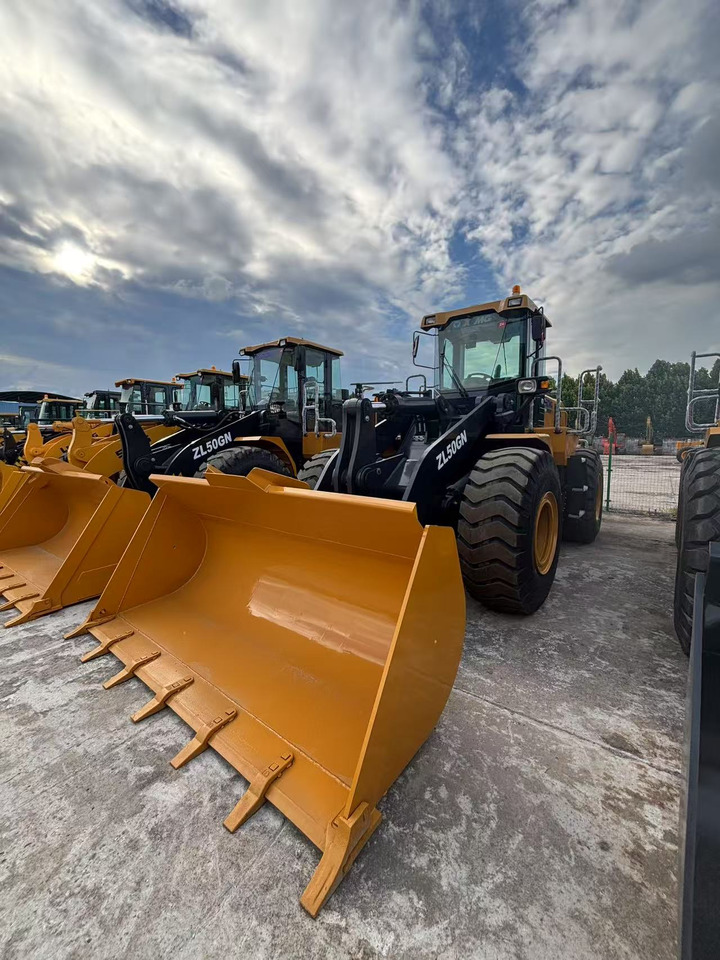 XCMG ZL50GN low hour front loader for sale - Hjullastare: bild 1 XCMG ZL50GN low hour front loader for sale - Hjullastare: bild 1