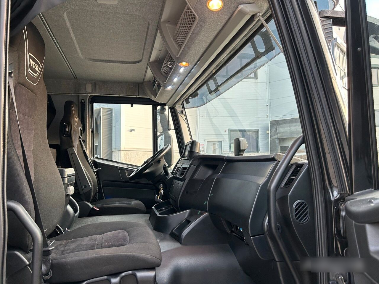 Biltransportbil lastbil IVECO Stralis 460 (1A3C - ROLFO TV): bild 14 Biltransportbil lastbil IVECO Stralis 460 (1A3C - ROLFO TV): bild 14