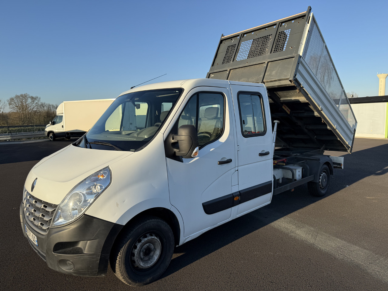 RENAULT MASTER 2.3DCI125 BENNE ACIER DOUBLE CABINE ROUE SIMPLE + REHAUSSE DE RIDELLE - Transportbil med tippflak: bild 2 RENAULT MASTER 2.3DCI125 BENNE ACIER DOUBLE CABINE ROUE SIMPLE + REHAUSSE DE RIDELLE - Transportbil med tippflak: bild 2
