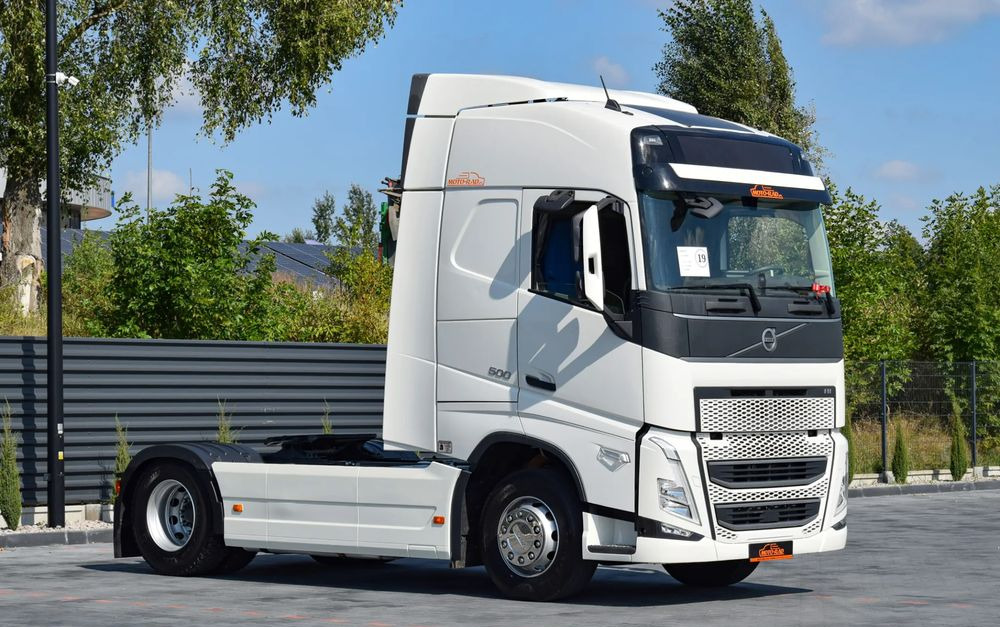 Volvo FH500 / EURO 6 / NOWY MODEL / KLIMATYZACJA POSTOJOWA / ACC / LEDY / 2 ZBIORNIKI PALIWA / FULL SPILERY / 2022 / SERWISOWANY / SPROWADZONY - Dragbil: bild 3 Volvo FH500 / EURO 6 / NOWY MODEL / KLIMATYZACJA POSTOJOWA / ACC / LEDY / 2 ZBIORNIKI PALIWA / FULL SPILERY / 2022 / SERWISOWANY / SPROWADZONY - Dragbil: bild 3