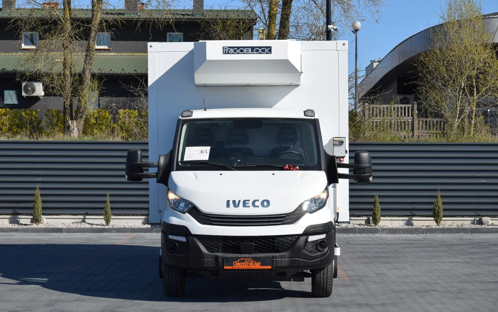 Iveco DAILY 70C18 / 3.0 - 180 KM / AUTOMAT HI-MATIC / 3 OSOBY / CHŁODNIA - MROŹNIA 4,55 M / AGREGAD FRIGOBLOCK / WINDA SORENSEN / KLIMA / TEMPOMAT / KAMERA COFANIA / REGULOWANE ZAWIESZENIE / SERWISOWA - Kylbil lastbil: bild 2 Iveco DAILY 70C18 / 3.0 - 180 KM / AUTOMAT HI-MATIC / 3 OSOBY / CHŁODNIA - MROŹNIA 4,55 M / AGREGAD FRIGOBLOCK / WINDA SORENSEN / KLIMA / TEMPOMAT / KAMERA COFANIA / REGULOWANE ZAWIESZENIE / SERWISOWA - Kylbil lastbil: bild 2