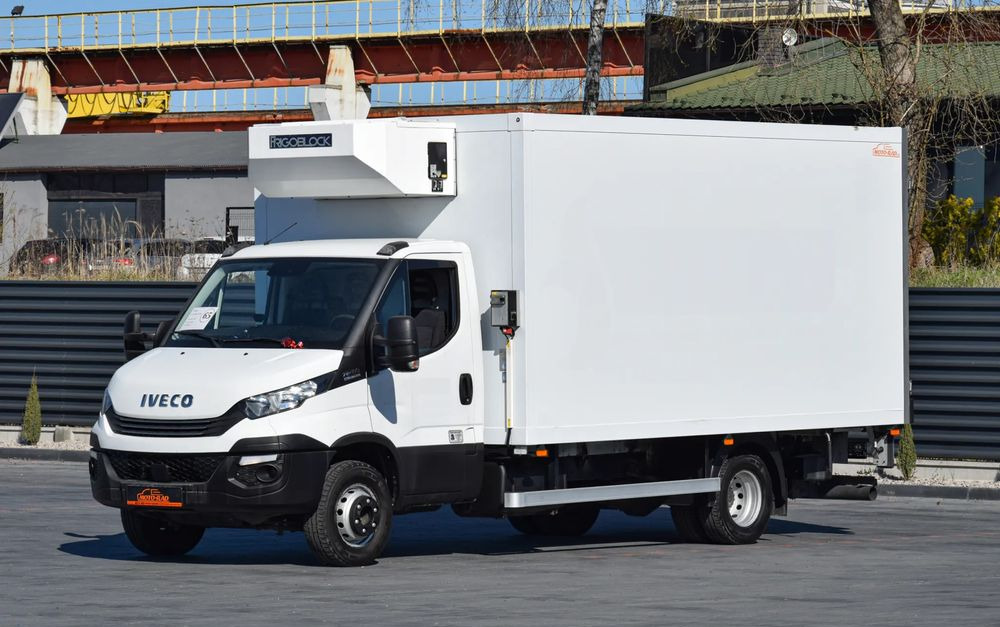 Iveco DAILY 70C18 / 3.0 - 180 KM / AUTOMAT HI-MATIC / 3 OSOBY / CHŁODNIA - MROŹNIA 4,55 M / AGREGAD FRIGOBLOCK / WINDA SORENSEN / KLIMA / TEMPOMAT / KAMERA COFANIA / REGULOWANE ZAWIESZENIE / SERWISOWA - Kylbil lastbil: bild 1 Iveco DAILY 70C18 / 3.0 - 180 KM / AUTOMAT HI-MATIC / 3 OSOBY / CHŁODNIA - MROŹNIA 4,55 M / AGREGAD FRIGOBLOCK / WINDA SORENSEN / KLIMA / TEMPOMAT / KAMERA COFANIA / REGULOWANE ZAWIESZENIE / SERWISOWA - Kylbil lastbil: bild 1