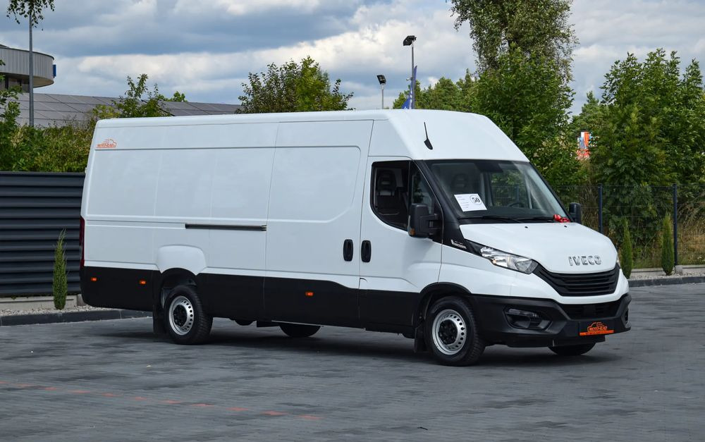 Iveco DAILY MAXI 35S16 / 2.3 - 160 KM / AUTOMAT HI-MATIC / NOWY MODEL / 3 OSOBY / DOSTAWCZE / BLASZAK / KLIMA / 2023 / SERWISOWANY / SPROWADZONY Z NIEMIEC - Skåpbil: bild 3 Iveco DAILY MAXI 35S16 / 2.3 - 160 KM / AUTOMAT HI-MATIC / NOWY MODEL / 3 OSOBY / DOSTAWCZE / BLASZAK / KLIMA / 2023 / SERWISOWANY / SPROWADZONY Z NIEMIEC - Skåpbil: bild 3