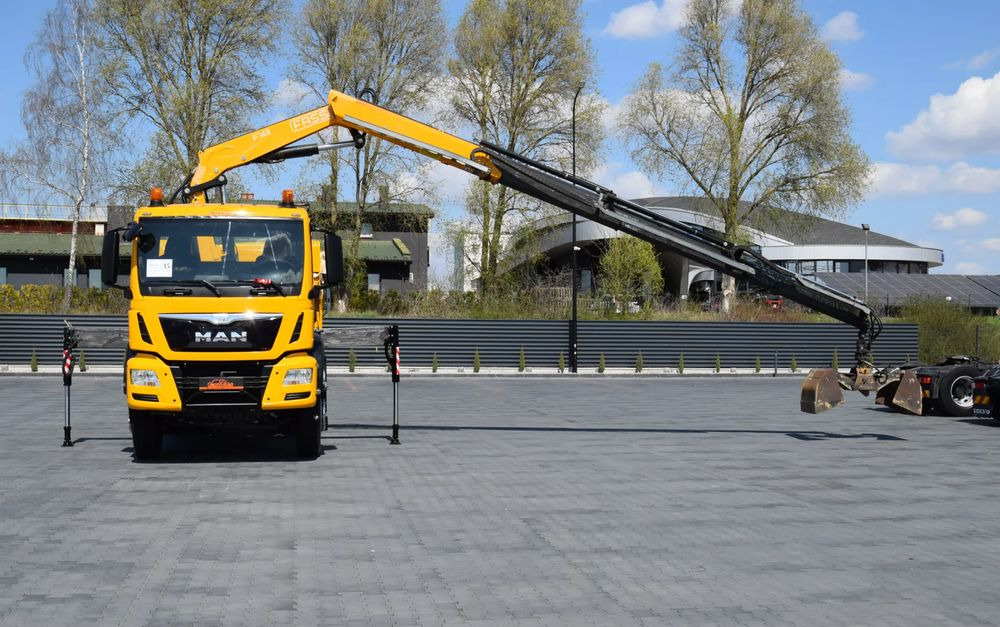 Tippbil lastbil, Kranbil MAN TGS 26.400 / 6x4 / EURO 6 / UDT / HDS FASSI 165 / WYSUW x3 / ROTATOR / CHWYTAK / STEROWANIE RADIOWE / WZMOCNIONA RAMA / WYWROTKA / HYDROBURTA / AUTOMAT / 2017 / NOWE OPONY - 100% / NISKI PRZEBIEG: bild 16 Tippbil lastbil, Kranbil MAN TGS 26.400 / 6x4 / EURO 6 / UDT / HDS FASSI 165 / WYSUW x3 / ROTATOR / CHWYTAK / STEROWANIE RADIOWE / WZMOCNIONA RAMA / WYWROTKA / HYDROBURTA / AUTOMAT / 2017 / NOWE OPONY - 100% / NISKI PRZEBIEG: bild 16