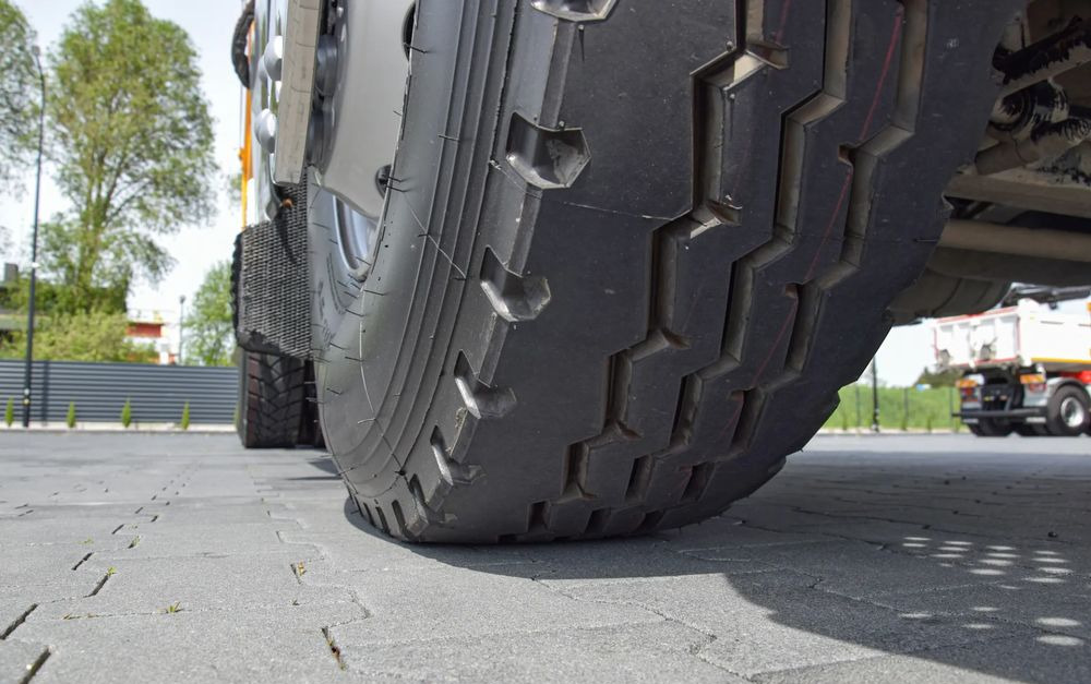 Tippbil lastbil, Kranbil MAN TGS 26.400 / 6x4 / EURO 6 / UDT / HDS FASSI 165 / WYSUW x3 / ROTATOR / CHWYTAK / STEROWANIE RADIOWE / WZMOCNIONA RAMA / WYWROTKA / HYDROBURTA / AUTOMAT / 2017 / NOWE OPONY - 100% / NISKI PRZEBIEG: bild 11 Tippbil lastbil, Kranbil MAN TGS 26.400 / 6x4 / EURO 6 / UDT / HDS FASSI 165 / WYSUW x3 / ROTATOR / CHWYTAK / STEROWANIE RADIOWE / WZMOCNIONA RAMA / WYWROTKA / HYDROBURTA / AUTOMAT / 2017 / NOWE OPONY - 100% / NISKI PRZEBIEG: bild 11