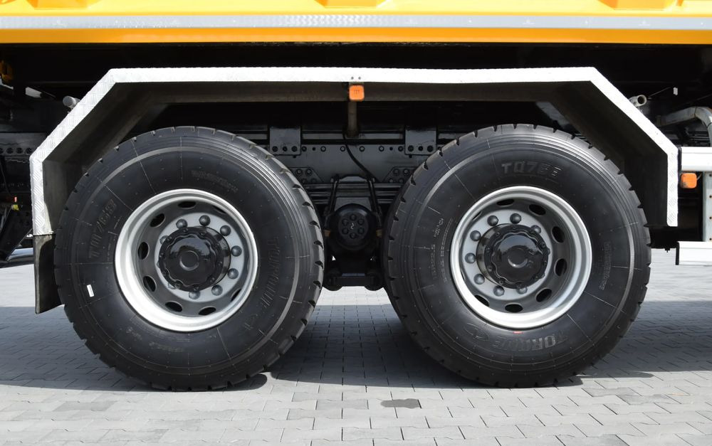 Tippbil lastbil, Kranbil MAN TGS 26.400 / 6x4 / EURO 6 / UDT / HDS FASSI 165 / WYSUW x3 / ROTATOR / CHWYTAK / STEROWANIE RADIOWE / WZMOCNIONA RAMA / WYWROTKA / HYDROBURTA / AUTOMAT / 2017 / NOWE OPONY - 100% / NISKI PRZEBIEG: bild 12 Tippbil lastbil, Kranbil MAN TGS 26.400 / 6x4 / EURO 6 / UDT / HDS FASSI 165 / WYSUW x3 / ROTATOR / CHWYTAK / STEROWANIE RADIOWE / WZMOCNIONA RAMA / WYWROTKA / HYDROBURTA / AUTOMAT / 2017 / NOWE OPONY - 100% / NISKI PRZEBIEG: bild 12