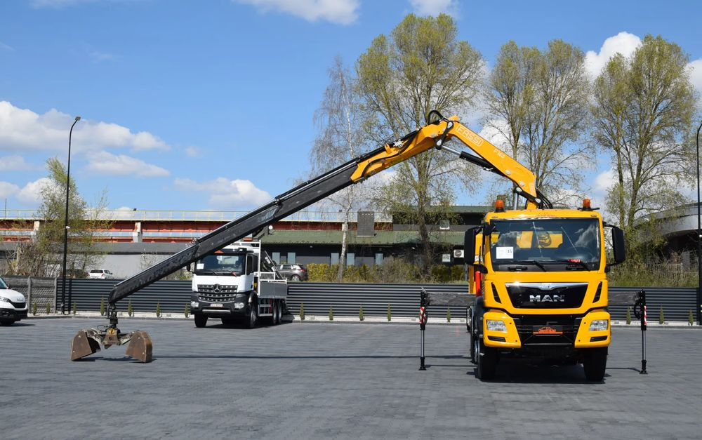 Tippbil lastbil, Kranbil MAN TGS 26.400 / 6x4 / EURO 6 / UDT / HDS FASSI 165 / WYSUW x3 / ROTATOR / CHWYTAK / STEROWANIE RADIOWE / WZMOCNIONA RAMA / WYWROTKA / HYDROBURTA / AUTOMAT / 2017 / NOWE OPONY - 100% / NISKI PRZEBIEG: bild 17 Tippbil lastbil, Kranbil MAN TGS 26.400 / 6x4 / EURO 6 / UDT / HDS FASSI 165 / WYSUW x3 / ROTATOR / CHWYTAK / STEROWANIE RADIOWE / WZMOCNIONA RAMA / WYWROTKA / HYDROBURTA / AUTOMAT / 2017 / NOWE OPONY - 100% / NISKI PRZEBIEG: bild 17