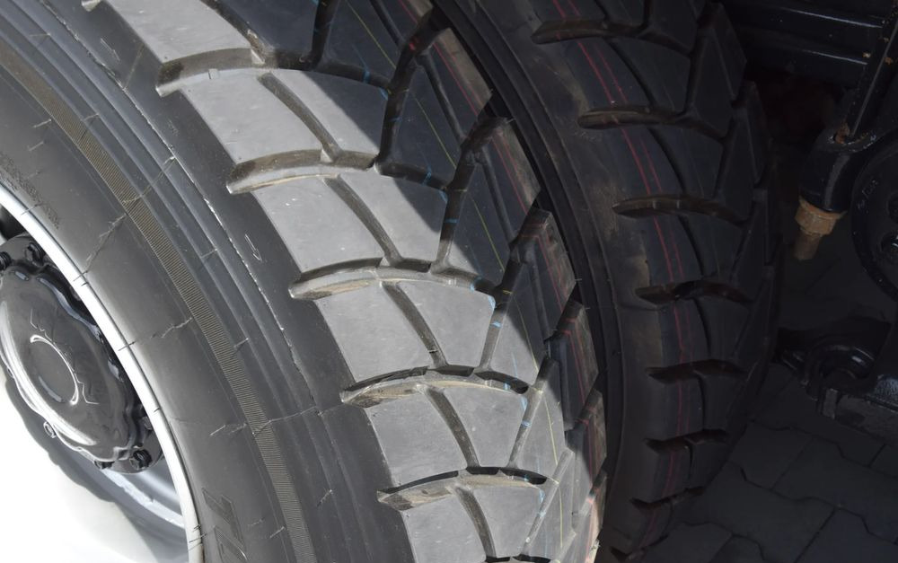 Tippbil lastbil, Kranbil MAN TGS 26.400 / 6x4 / EURO 6 / UDT / HDS FASSI 165 / WYSUW x3 / ROTATOR / CHWYTAK / STEROWANIE RADIOWE / WZMOCNIONA RAMA / WYWROTKA / HYDROBURTA / AUTOMAT / 2017 / NOWE OPONY - 100% / NISKI PRZEBIEG: bild 14 Tippbil lastbil, Kranbil MAN TGS 26.400 / 6x4 / EURO 6 / UDT / HDS FASSI 165 / WYSUW x3 / ROTATOR / CHWYTAK / STEROWANIE RADIOWE / WZMOCNIONA RAMA / WYWROTKA / HYDROBURTA / AUTOMAT / 2017 / NOWE OPONY - 100% / NISKI PRZEBIEG: bild 14