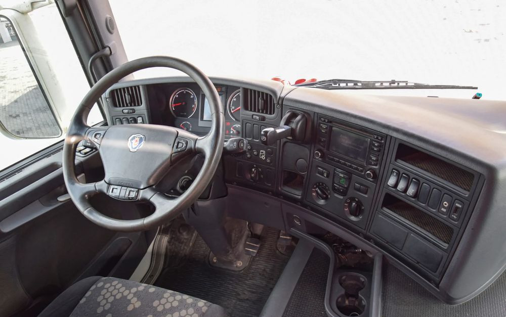 Tippbil lastbil Scania G410 / 8x4 / EURO 6 / WYWROTKA / MELLER KIPPER / HYDROBURTA / AUTOMAT / 2016 / SERWISOWANY / SPROWADZONY: bild 18 Tippbil lastbil Scania G410 / 8x4 / EURO 6 / WYWROTKA / MELLER KIPPER / HYDROBURTA / AUTOMAT / 2016 / SERWISOWANY / SPROWADZONY: bild 18