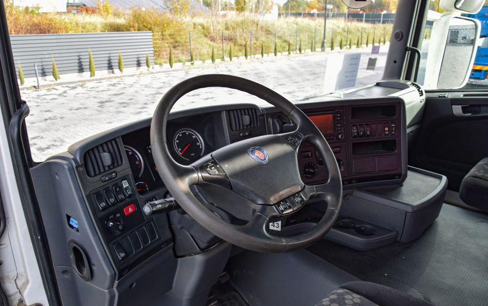 Tippbil lastbil Scania G410 / 8x4 / EURO 6 / WYWROTKA / MELLER KIPPER / HYDROBURTA / AUTOMAT / 2016 / SERWISOWANY / SPROWADZONY: bild 17 Tippbil lastbil Scania G410 / 8x4 / EURO 6 / WYWROTKA / MELLER KIPPER / HYDROBURTA / AUTOMAT / 2016 / SERWISOWANY / SPROWADZONY: bild 17