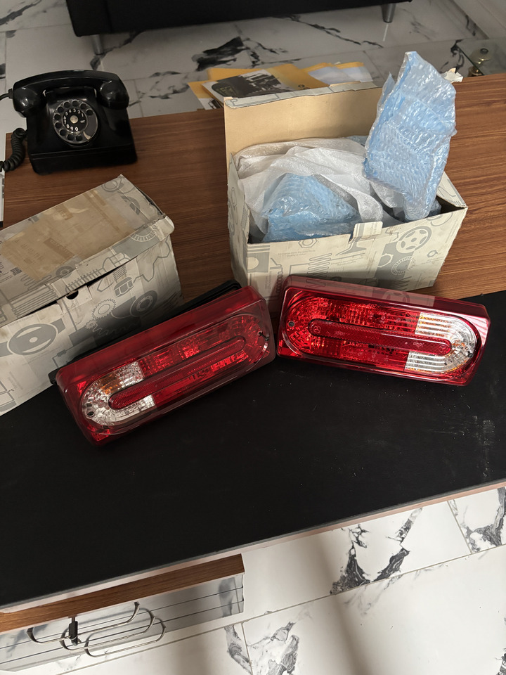 MERCEDES-BENZ G W463 G SERIES TAIL LIGHT - Bakljus: bild 3 MERCEDES-BENZ G W463 G SERIES TAIL LIGHT - Bakljus: bild 3