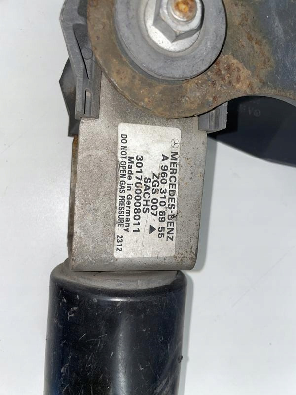 AMORTYZATOR WSPORNIK KABINY ACTROS A9603106955 - Hyttfjädring för Lastbil: bild 2 AMORTYZATOR WSPORNIK KABINY ACTROS A9603106955 - Hyttfjädring för Lastbil: bild 2