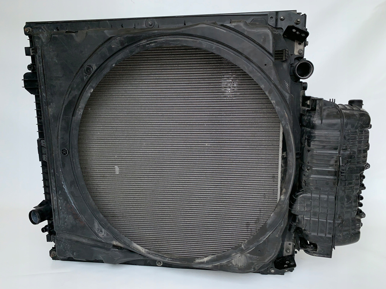 CHŁODNICA MAN TGX EURO 6 NR 1071 - Kylare för Lastbil: bild 1 CHŁODNICA MAN TGX EURO 6 NR 1071 - Kylare för Lastbil: bild 1